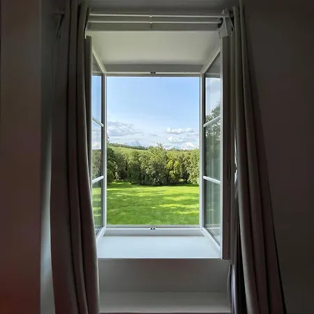 Chateau De Belleaucourt 4*